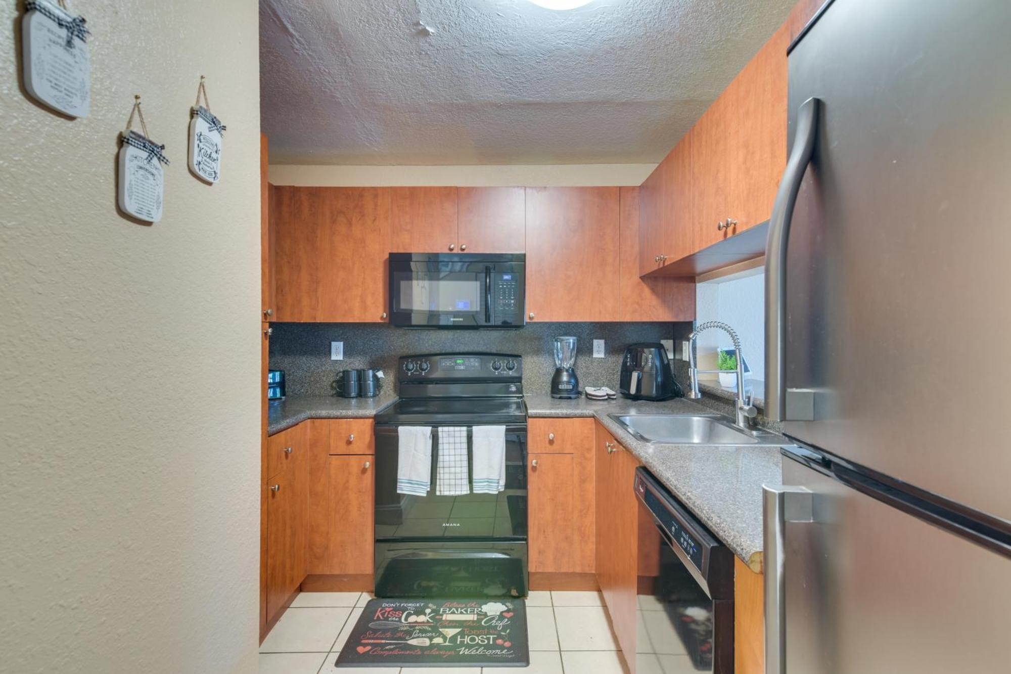 Opa-Locka Townhome, 15 Mi To Miami Beach! Exterior photo