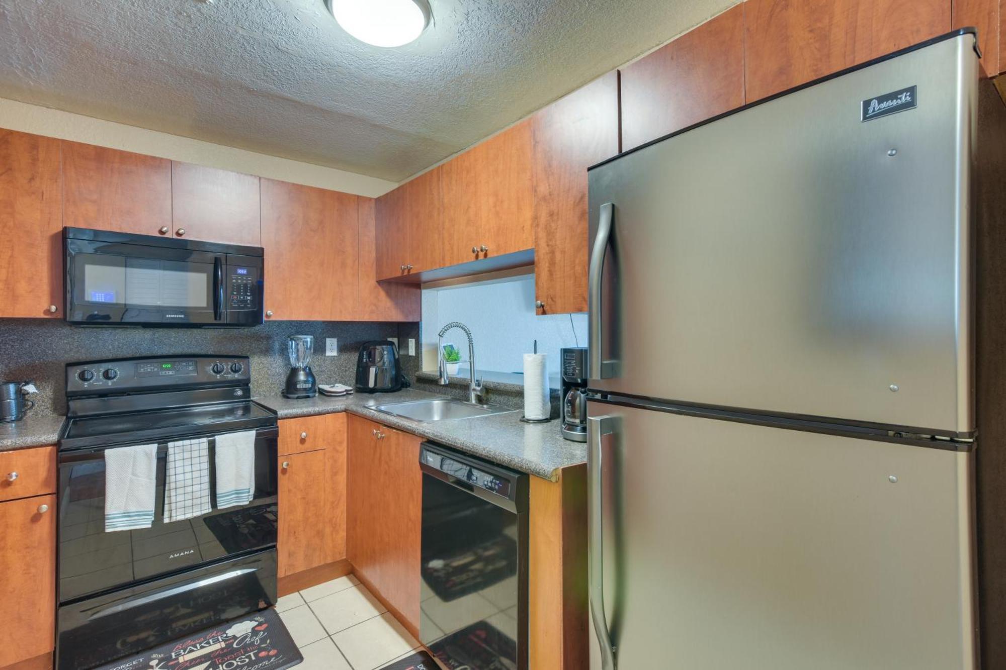 Opa-Locka Townhome, 15 Mi To Miami Beach! Exterior photo